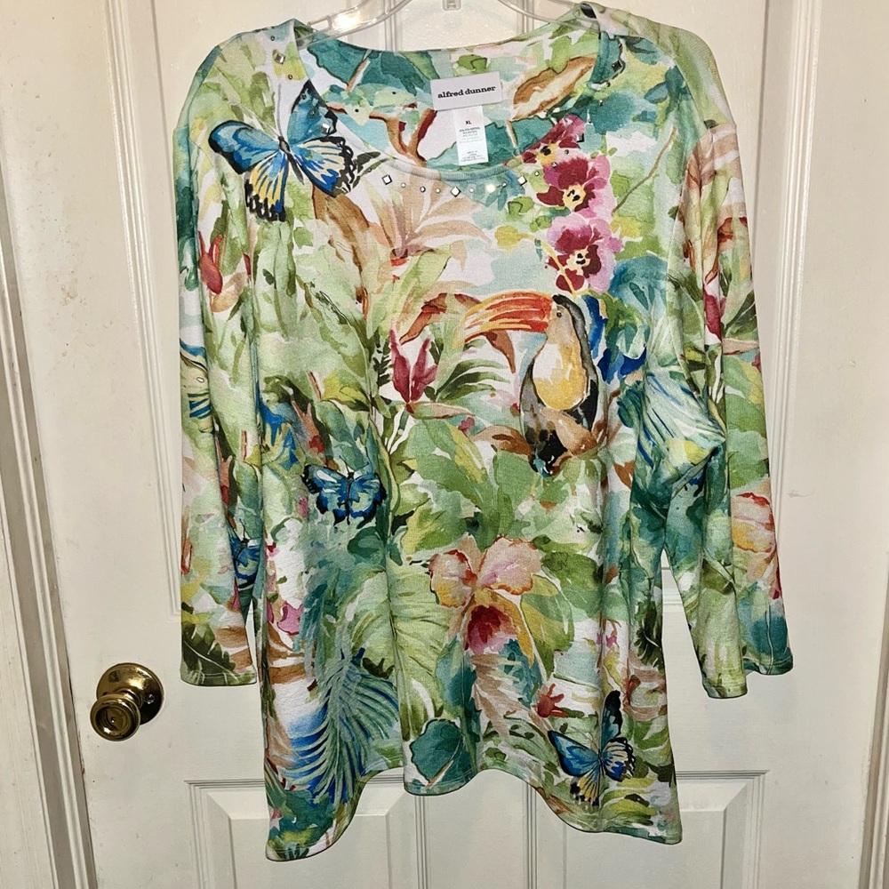 ALFRED DUNNER Women’s Tropical Print Toucan Top. Sz XL.